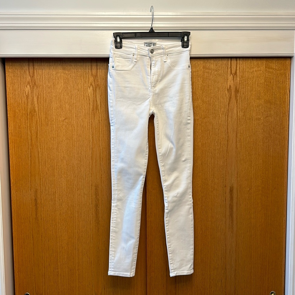 ABERCROMBIE & FITCH SUPER SKINNY JEANS